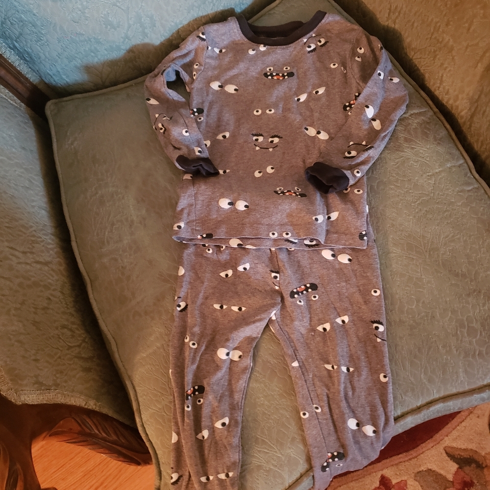 Just in time for Halloween Boys glow n dark  pjs